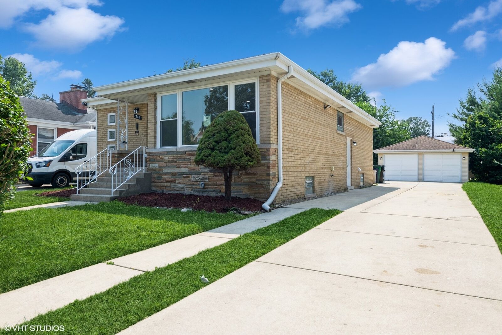 Property Photo:  1864 Buckingham Avenue  IL 60154 