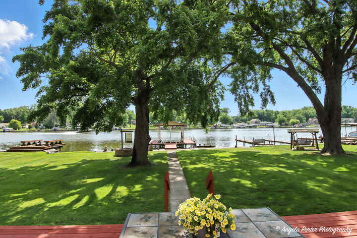 Property Photo:  312 Country Club Drive  IL 60050 