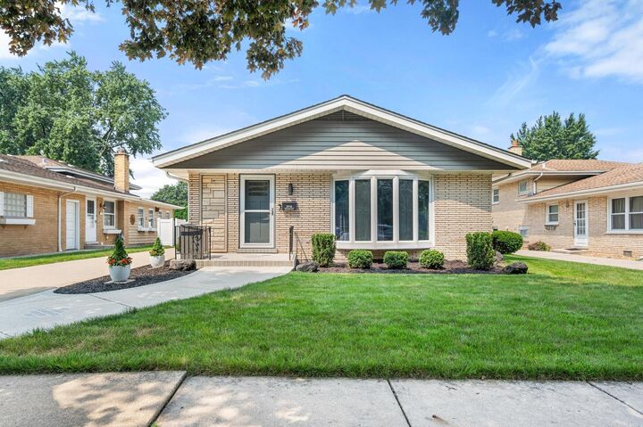 2918 Sunnyside Avenue  Westchester IL 60154 photo