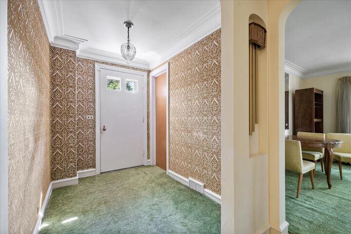 Property Photo:  6745 N Leoti Avenue  IL 60646 