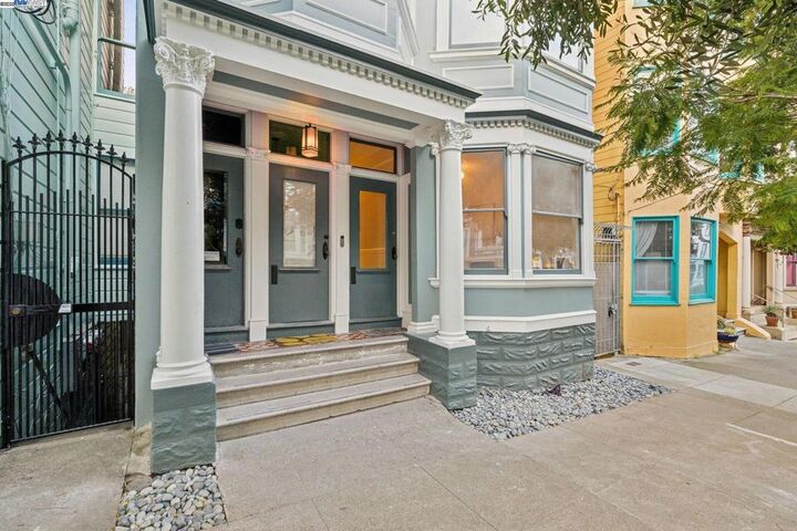 Property Photo: 67 Walter St CA 94114