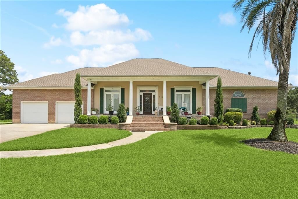 Property Photo:  3102 Bayou View Place  LA 70458 