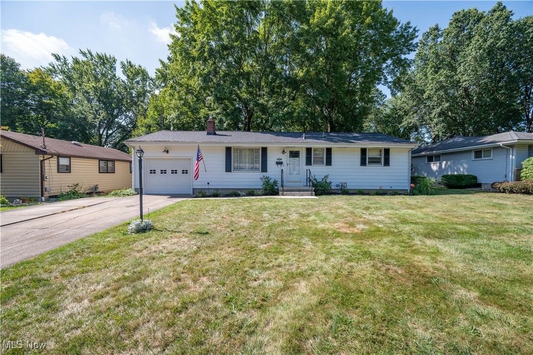 Property Photo: 4263 Patricia Avenue OH 44511