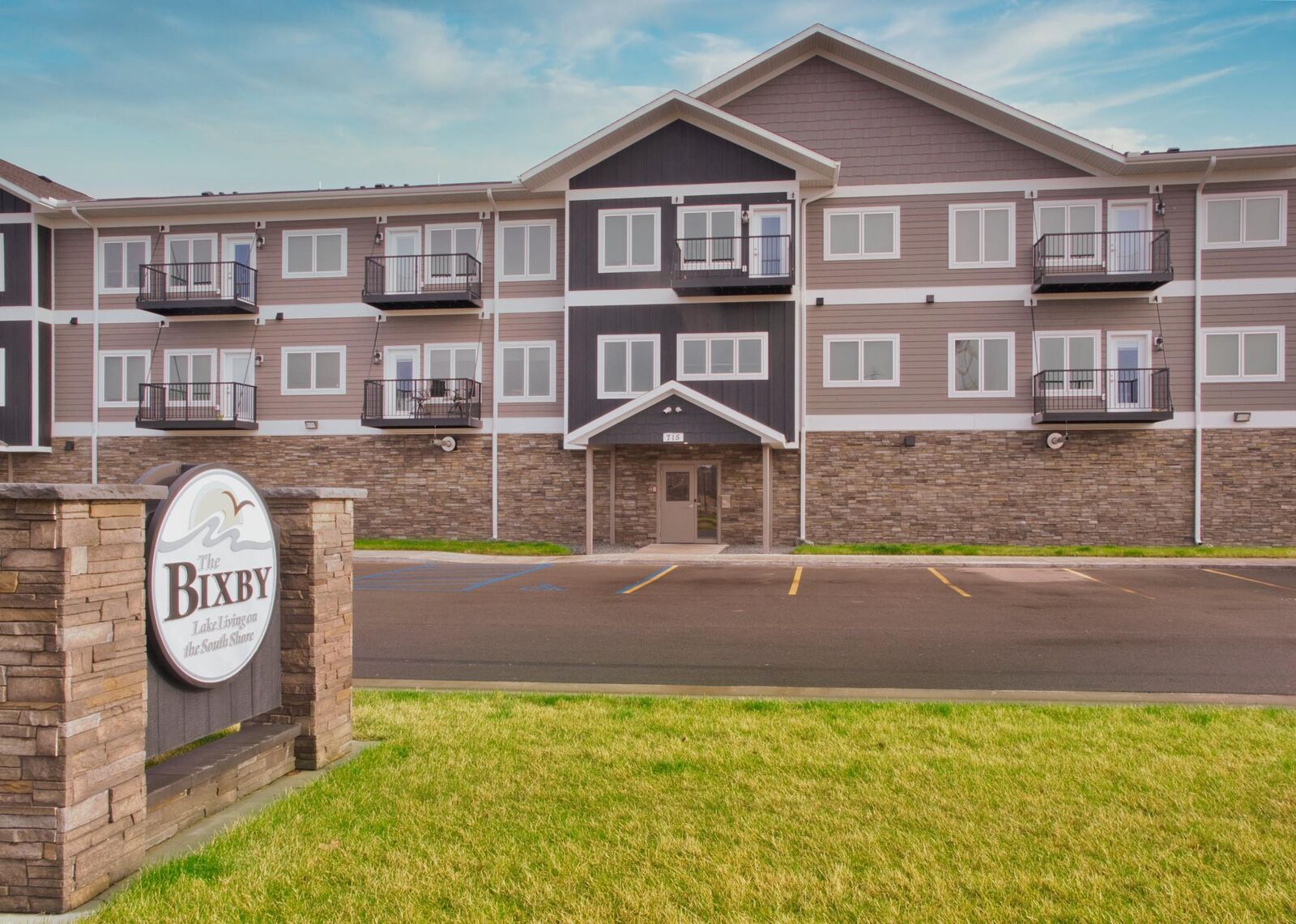 Property Photo:  715 Lake Shore Drive NE 201  MN 56601 