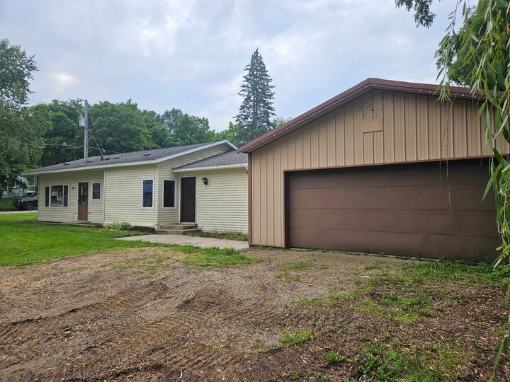 Property Photo:  641 2nd St  MN 56340 
