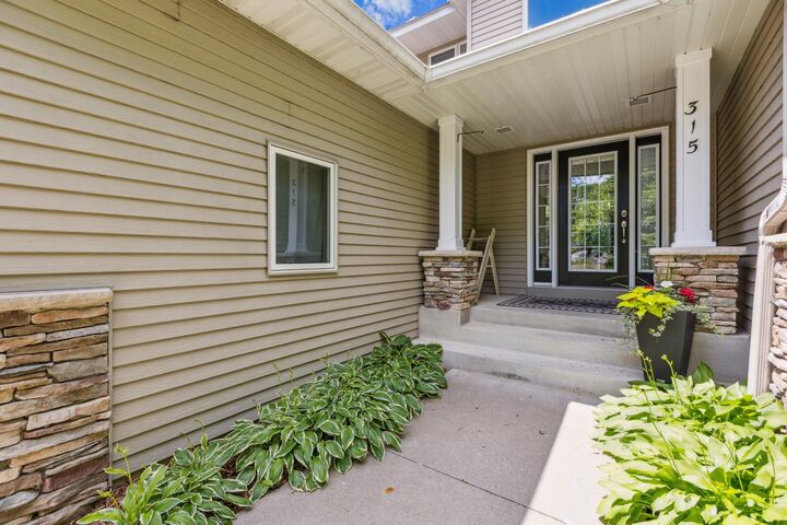 Property Photo:  315 Russell Lane  MN 55356 