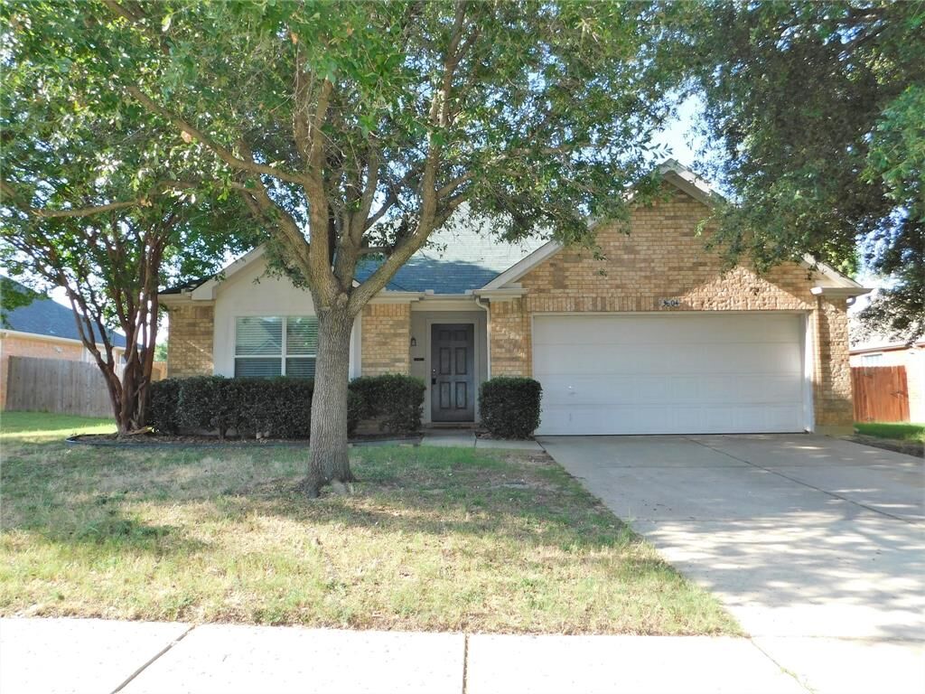 Property Photo:  3804 Luck Hole Drive  TX 76210