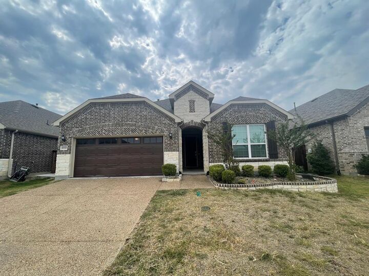 Property Photo: 1702 Dreamers Way TX 75098