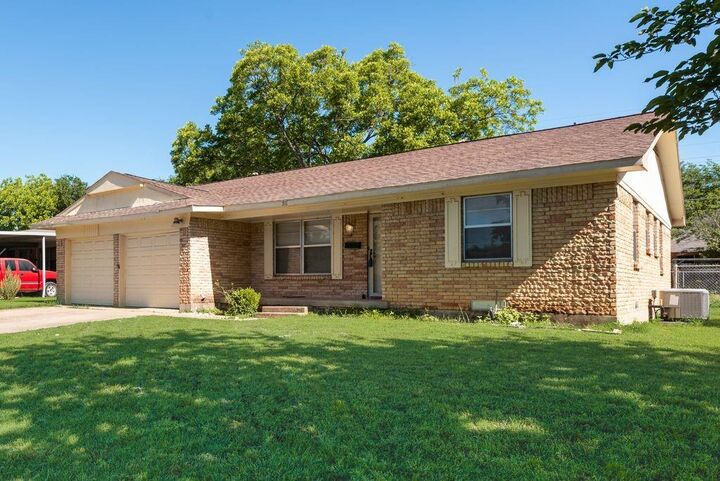 Property Photo:  311 Azalea Lane  TX 75137 