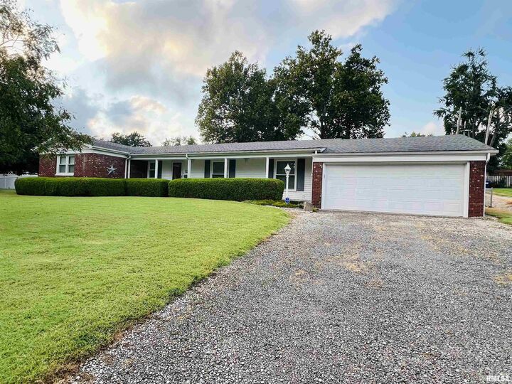Property Photo: 1116 Latham Street IL 62930