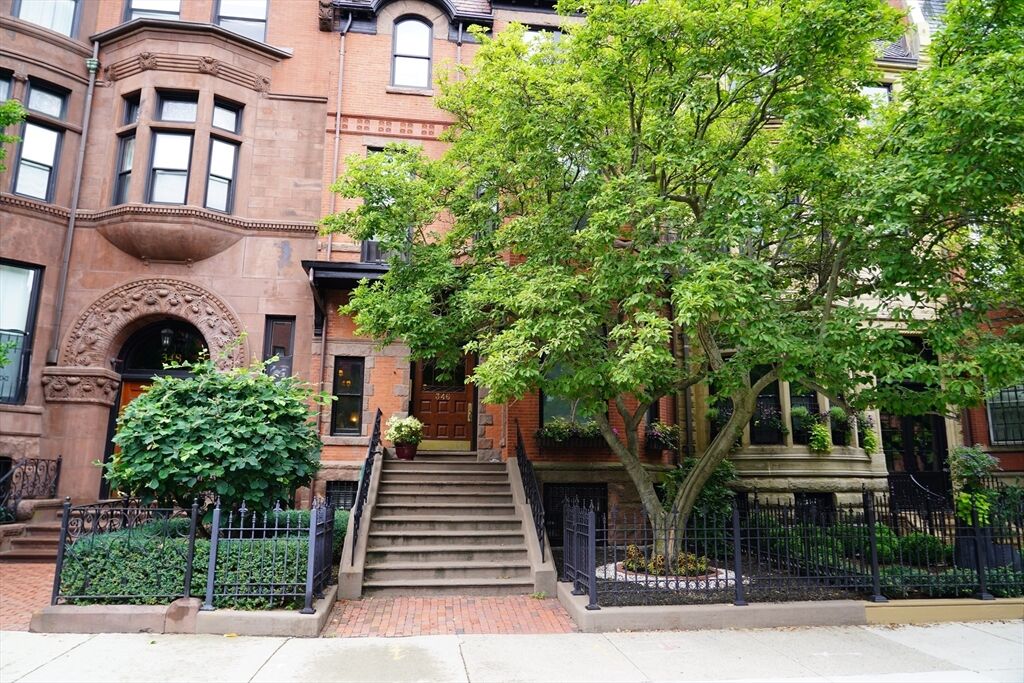 Property Photo:  346 Beacon St 1  MA 02116 