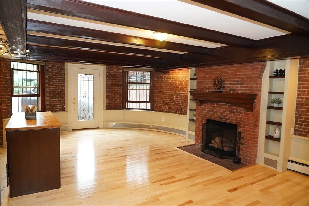 Property Photo: 346 Beacon St 1 MA 02116