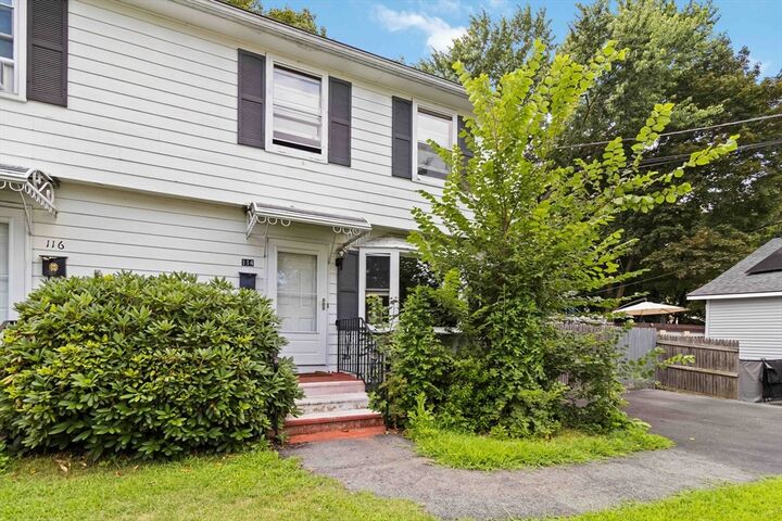 Property Photo:  114 Henshaw St  MA 01603 