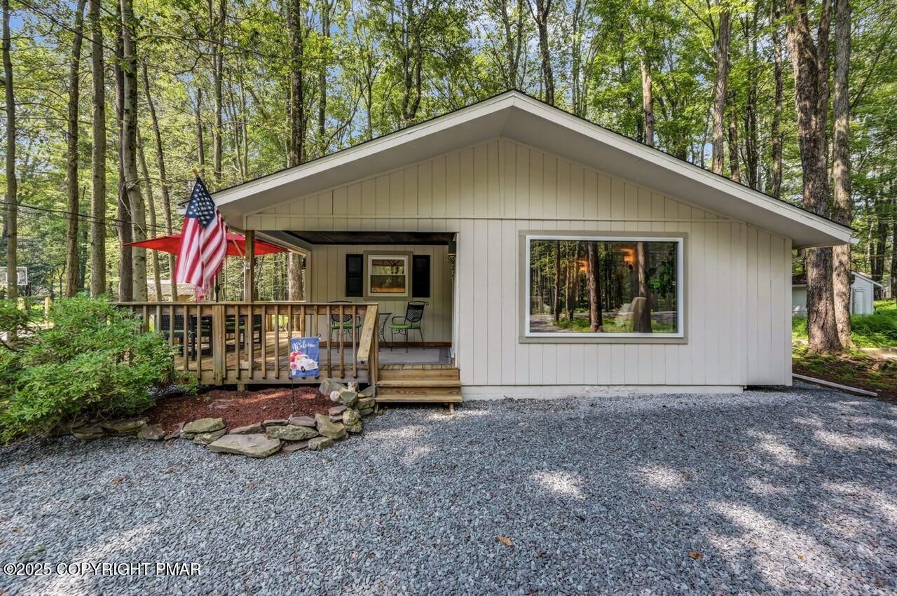Property Photo: 117 Tommys Lane PA 18347