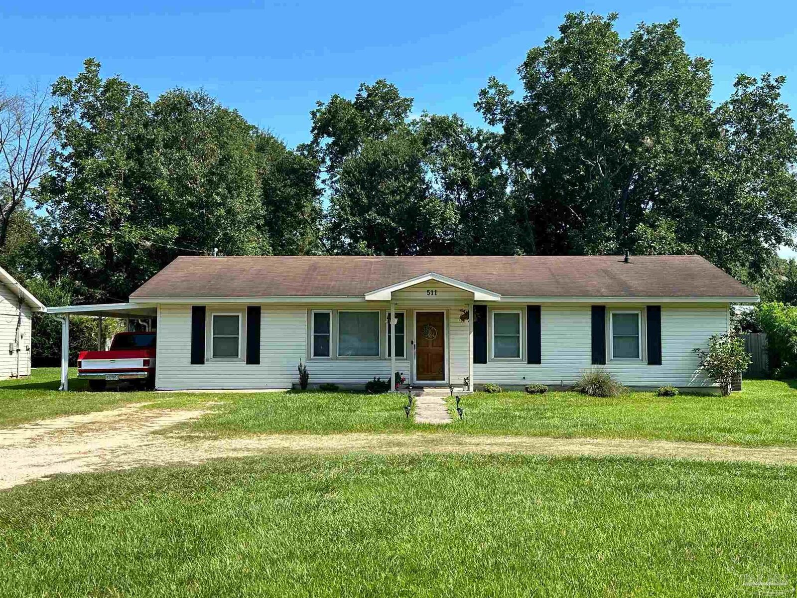 Property Photo:  511 E Pine St  AL 36502 
