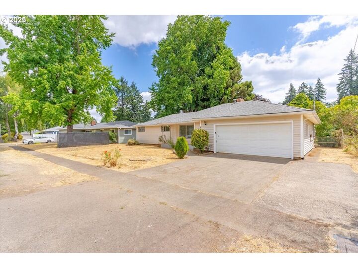 Property Photo:  4830 Coloma Dr  OR 97301 