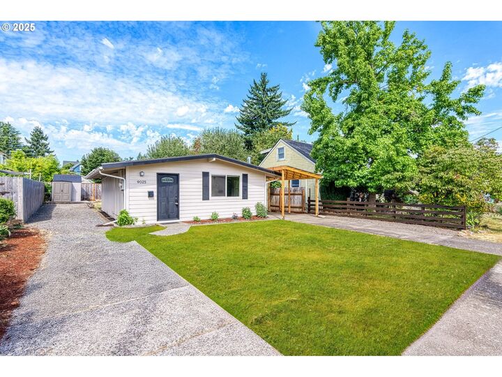 9025 N Clarendon Ave  Portland OR 97203 photo