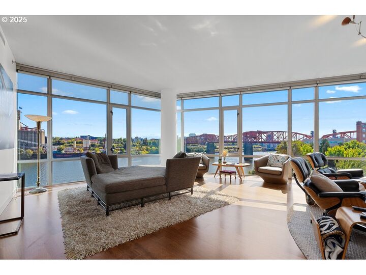 Property Photo: 1260 NW Naito Pkwy 602B OR 97209
