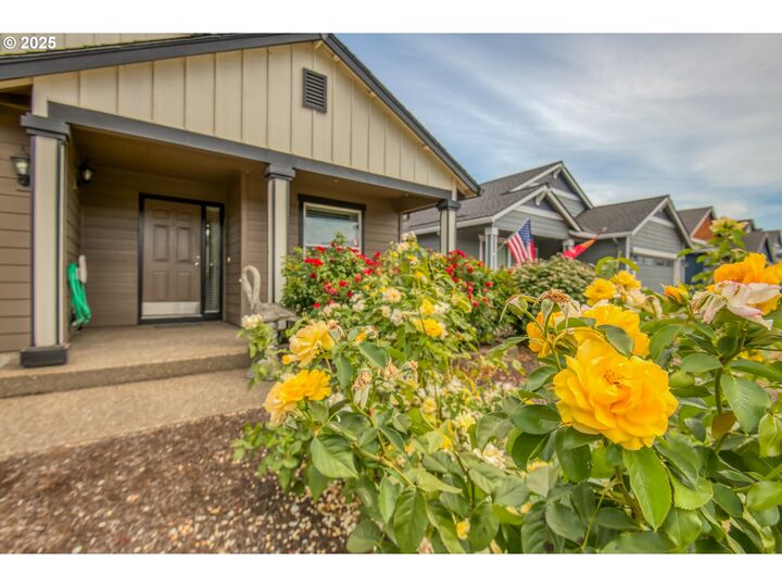 Property Photo:  2469 Dorsey Dr  OR 97032 