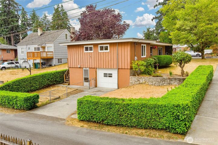 Property Photo:  301  Eldorado Avenue  WA 98466 