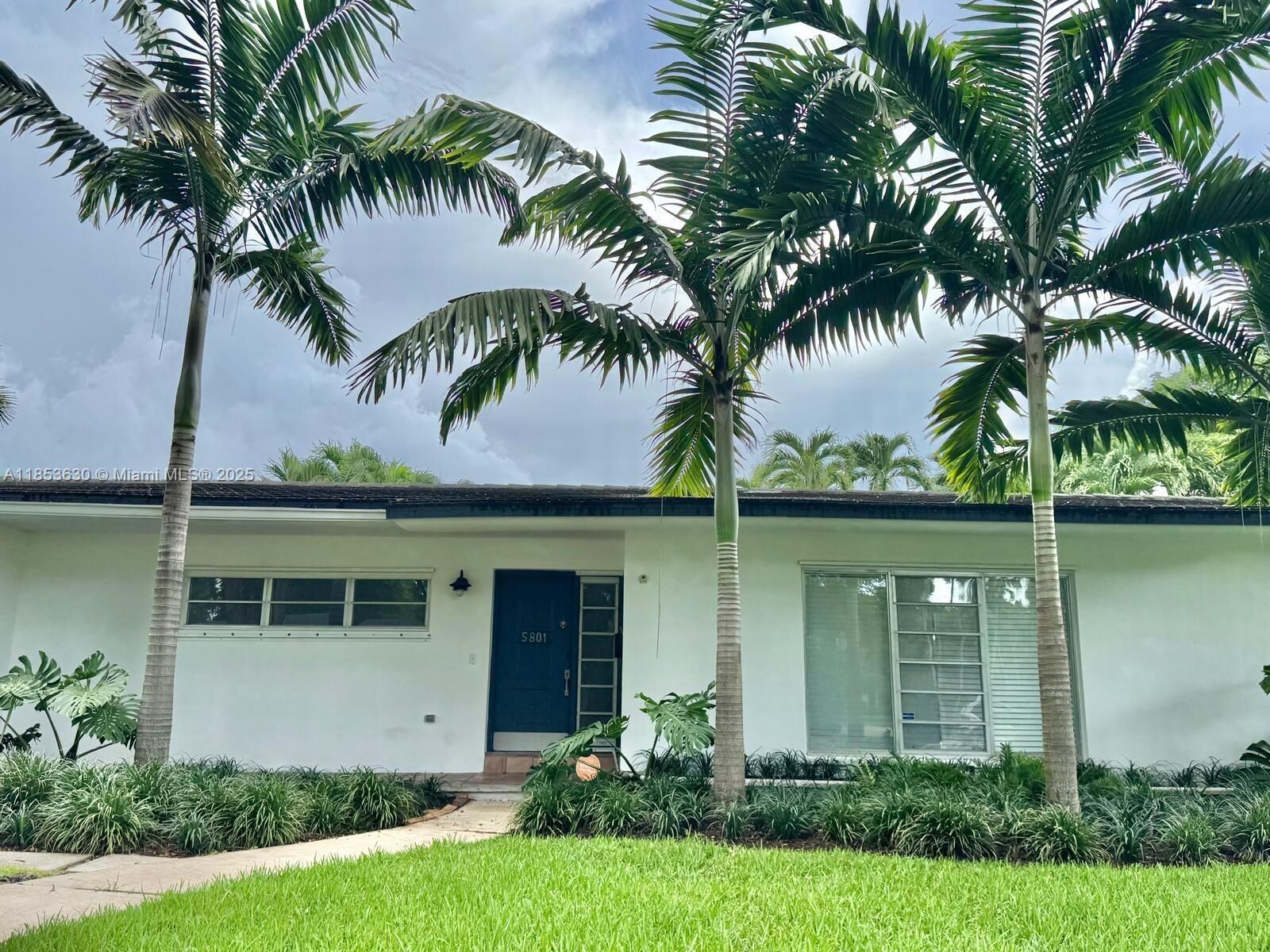 Property Photo:  5801 SW 100th St  FL 33156 