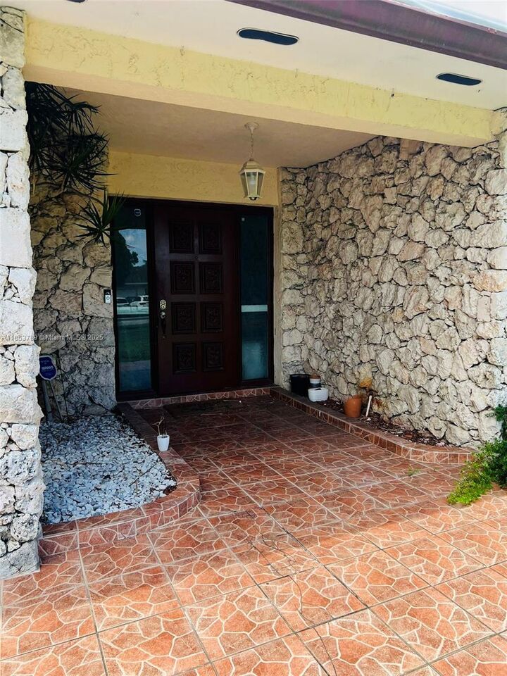 Property Photo: