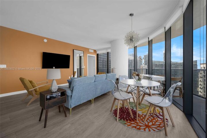 Property Photo: 55 SW 9th St 3306 FL 33130