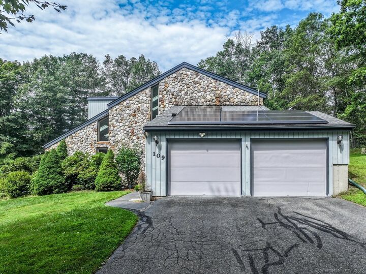 Property Photo:  109 King Street  CT 06811 