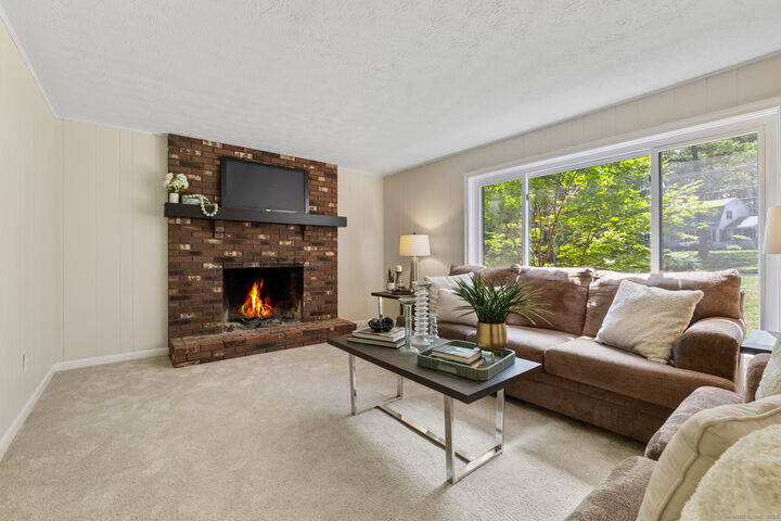 Property Photo:  48 Pinnacle Drive  CT 06066 