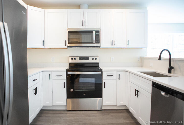 Property Photo:  887 Federal Road 4  CT 06804 