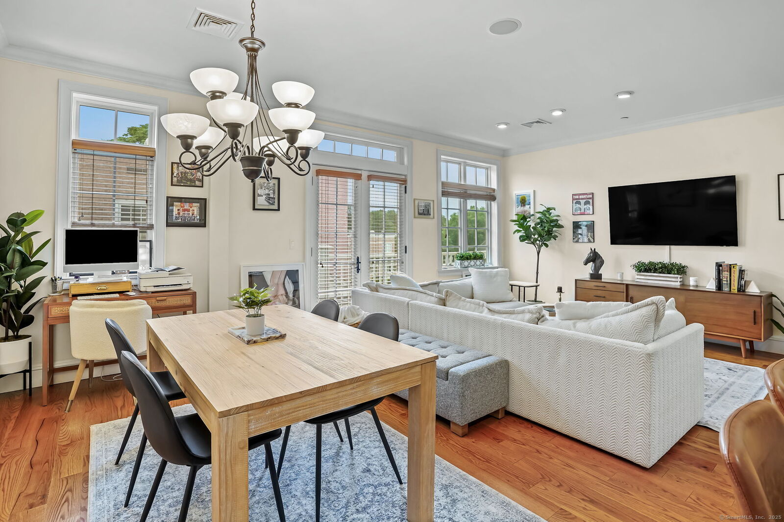 Property Photo:  1189 Post Road 2B  CT 06824 