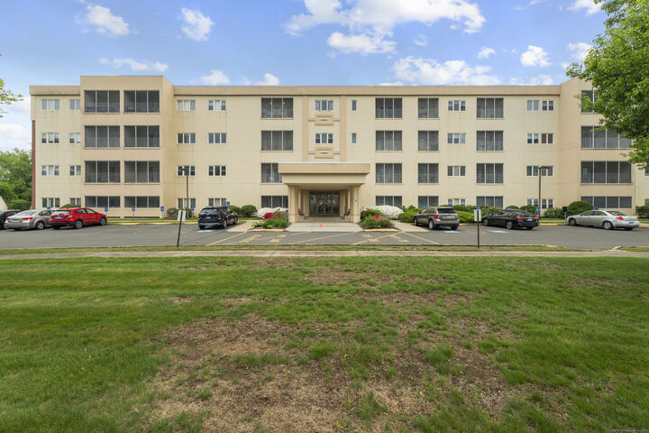 Property Photo: 75 Washington Avenue 2-307 CT 06518