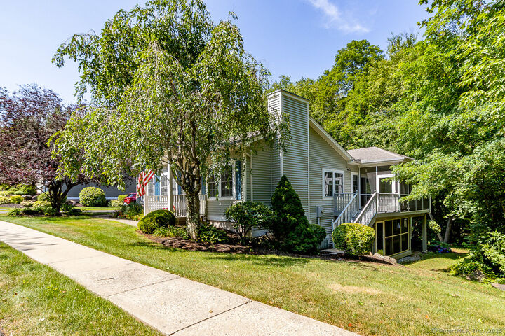 Property Photo: 114 Hawthorne Drive 114 CT 06037