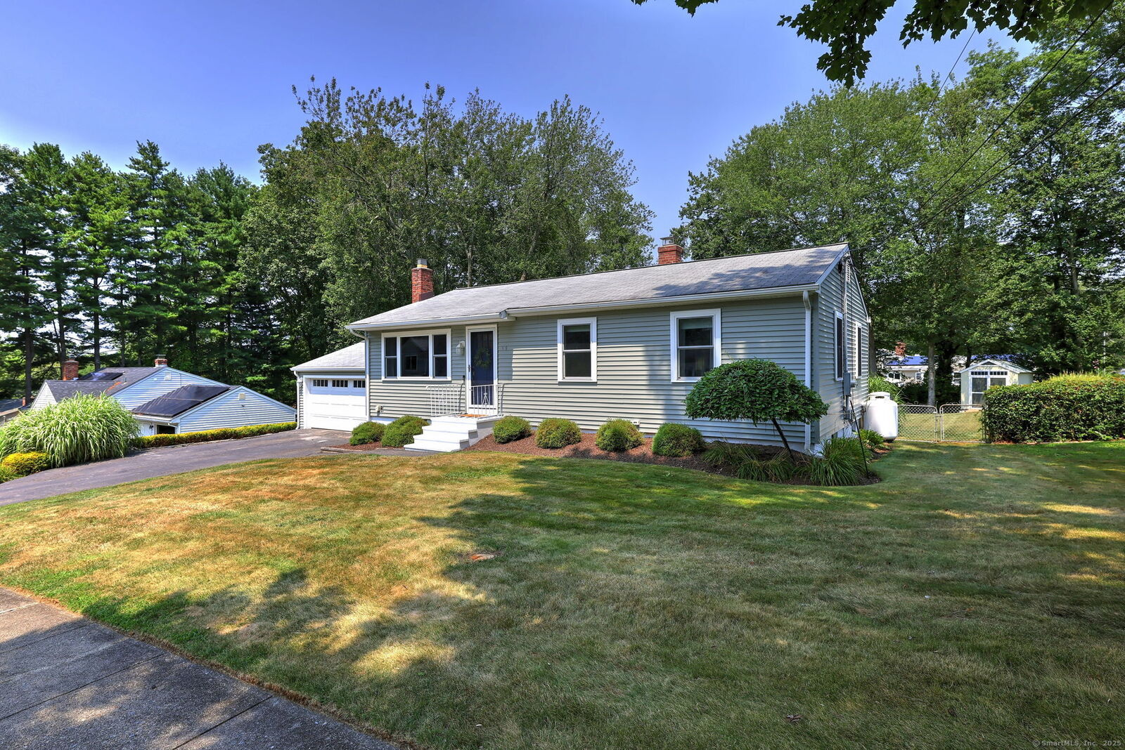 Property Photo:  64 Oriole Lane  CT 06460 