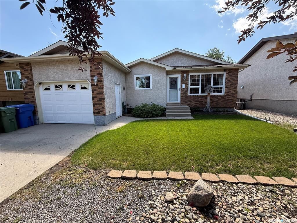 Property Photo: 5843 Kiev Bay SK S4X 4C5