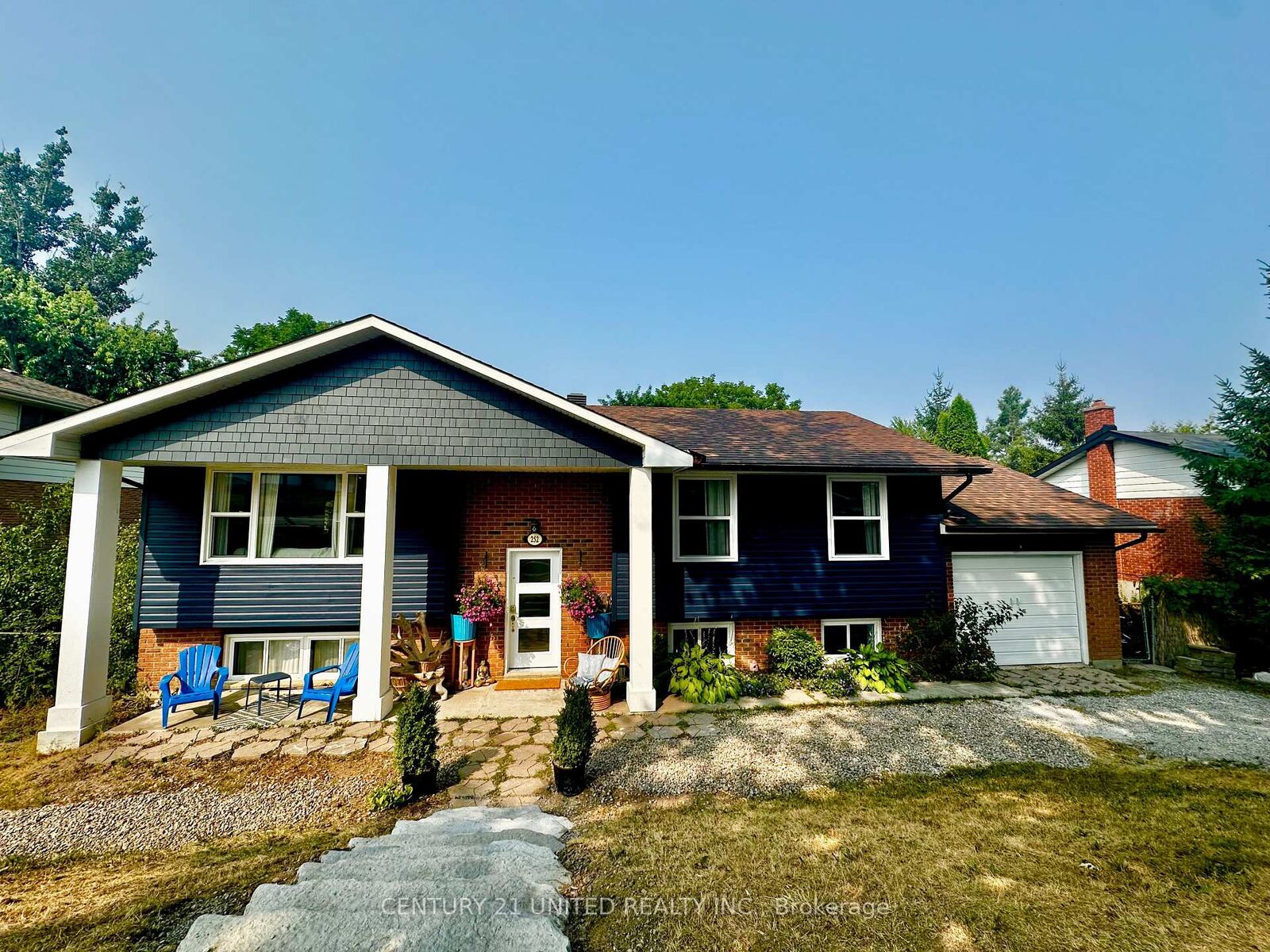 Property Photo: 252 Queen Street ON K0L 2H0