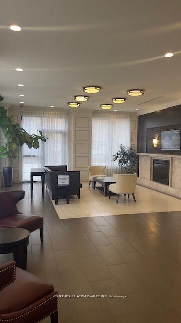 Property Photo: 35 Saranac Boulevard 408 ON M6A 2G5