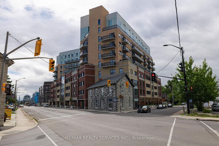 Property Photo:  652 Princess Street 522  ON K7L 1E5 