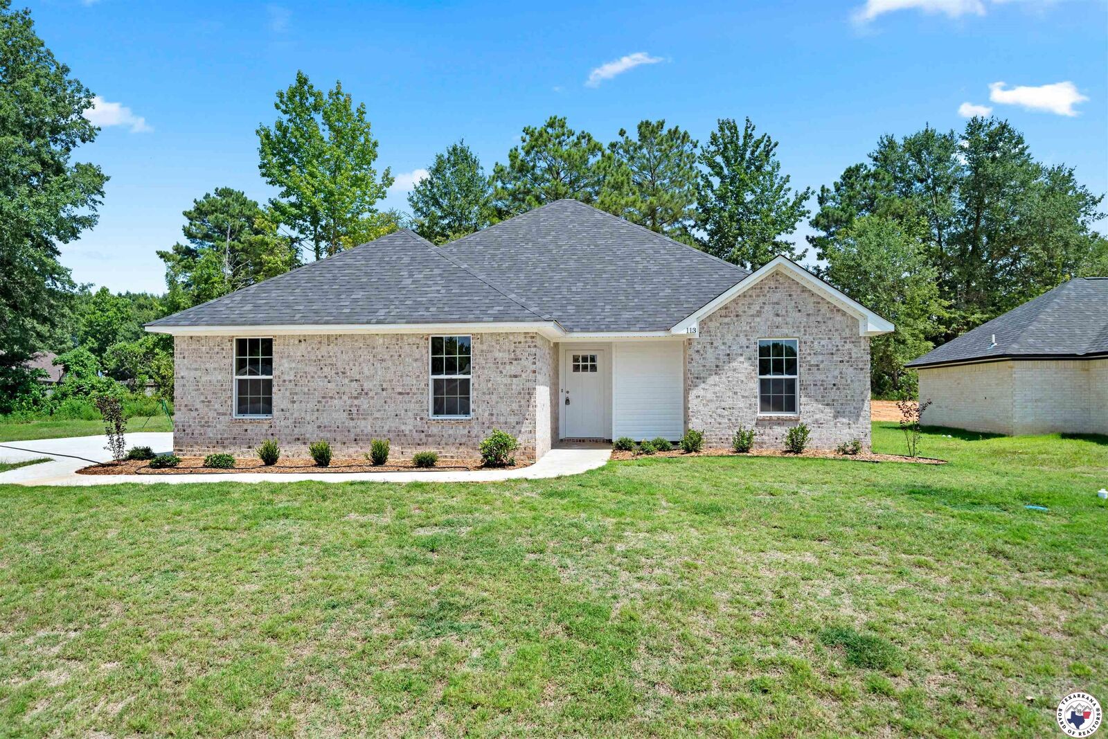 Property Photo:  113 Village Place  TX 75501 
