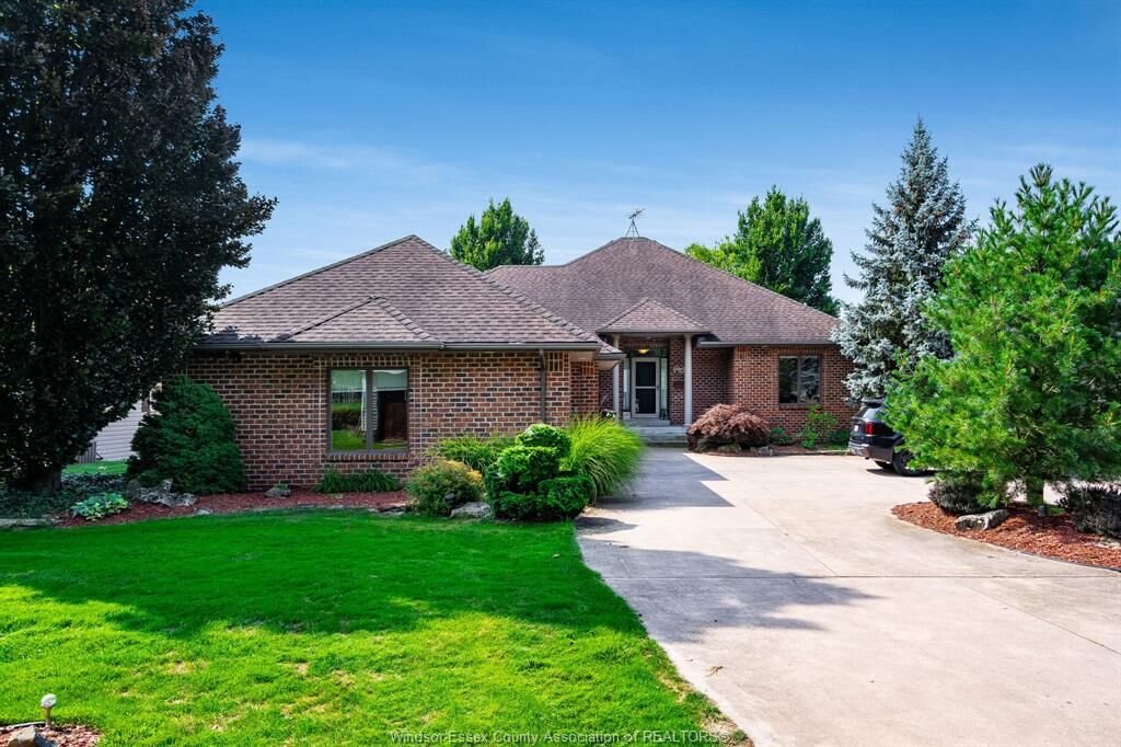 Property Photo: 501 Lake Drive ON N9Y 3S6