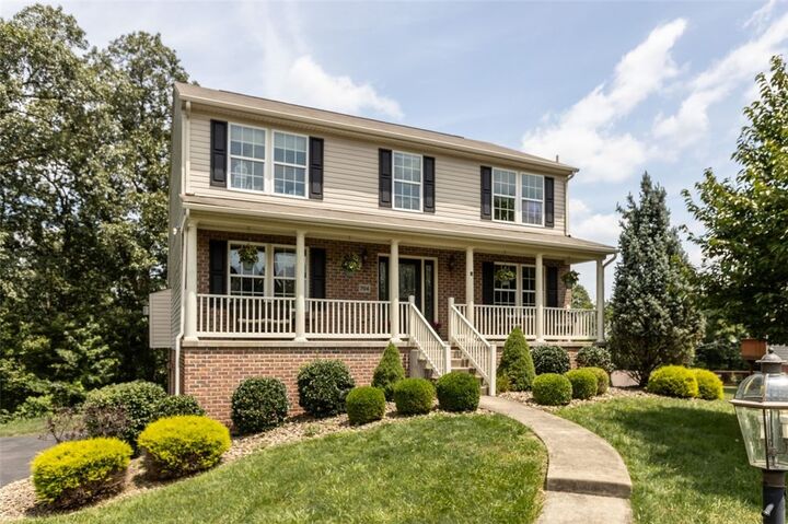 Property Photo:  704 Brooke Court  PA 15044 