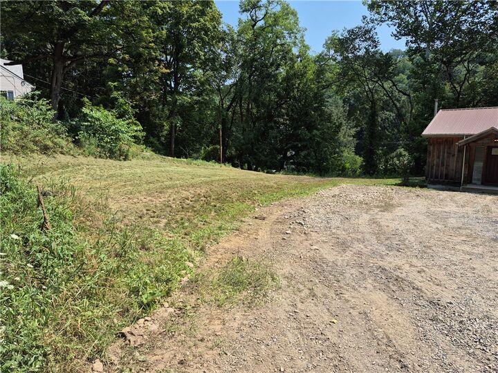 Property Photo:  7 McGovern Blvd  PA 15046 