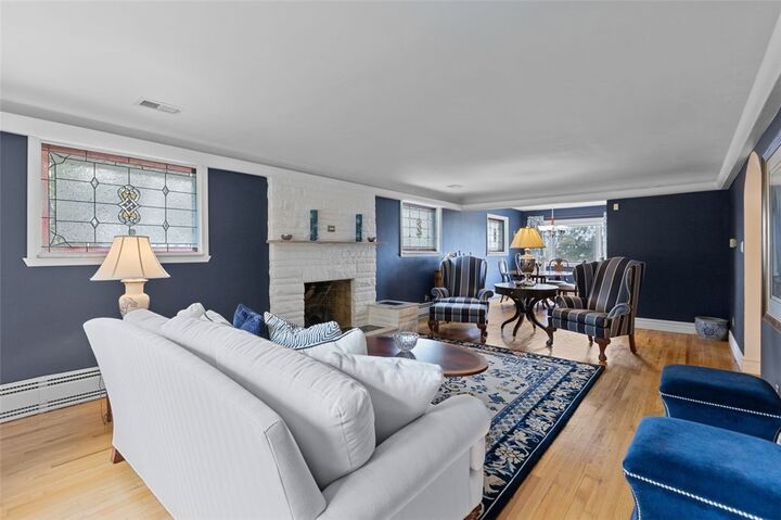 Property Photo:  5615 Dellaglen Avenue  PA 15207 