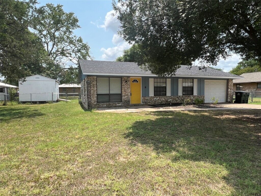 Property Photo: 607 Magnolia Street TX 78602
