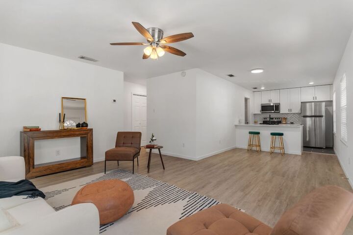 607 Magnolia Street  Bastrop TX 78602 photo