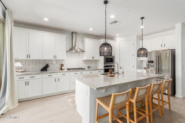 Property Photo:  22508 E Lawndale Place  AZ 85142 