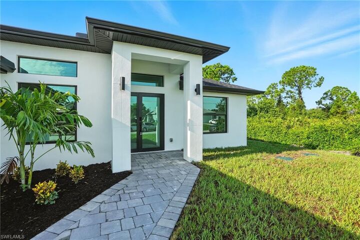 2607 38th St SW  Lehigh Acres FL 33976 photo
