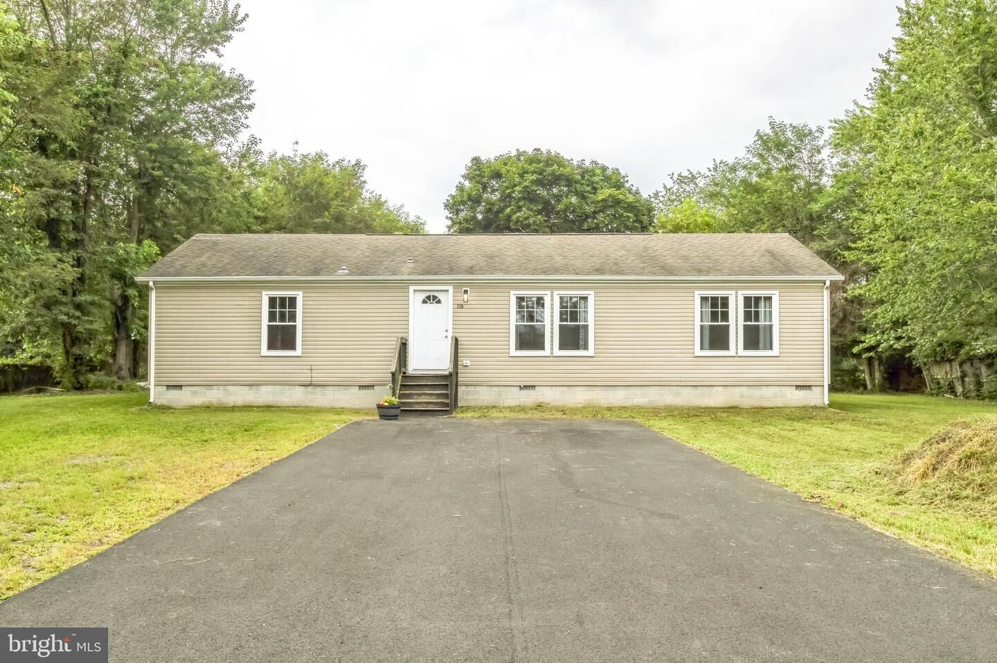 Property Photo: 719 Hopewell Drive DE 19938