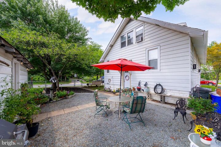 Property Photo:  142 Spring Street  NJ 08096 