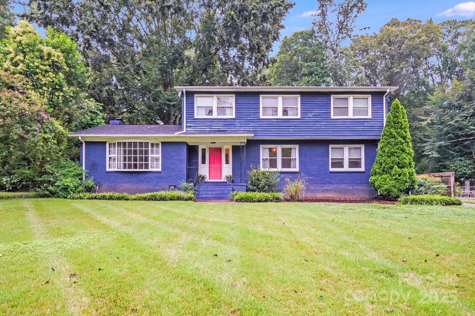 Property Photo:  6832 April Lane  NC 28215 